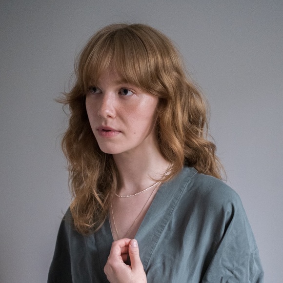 Meet your Posher, Adele - Picture 3 of 5